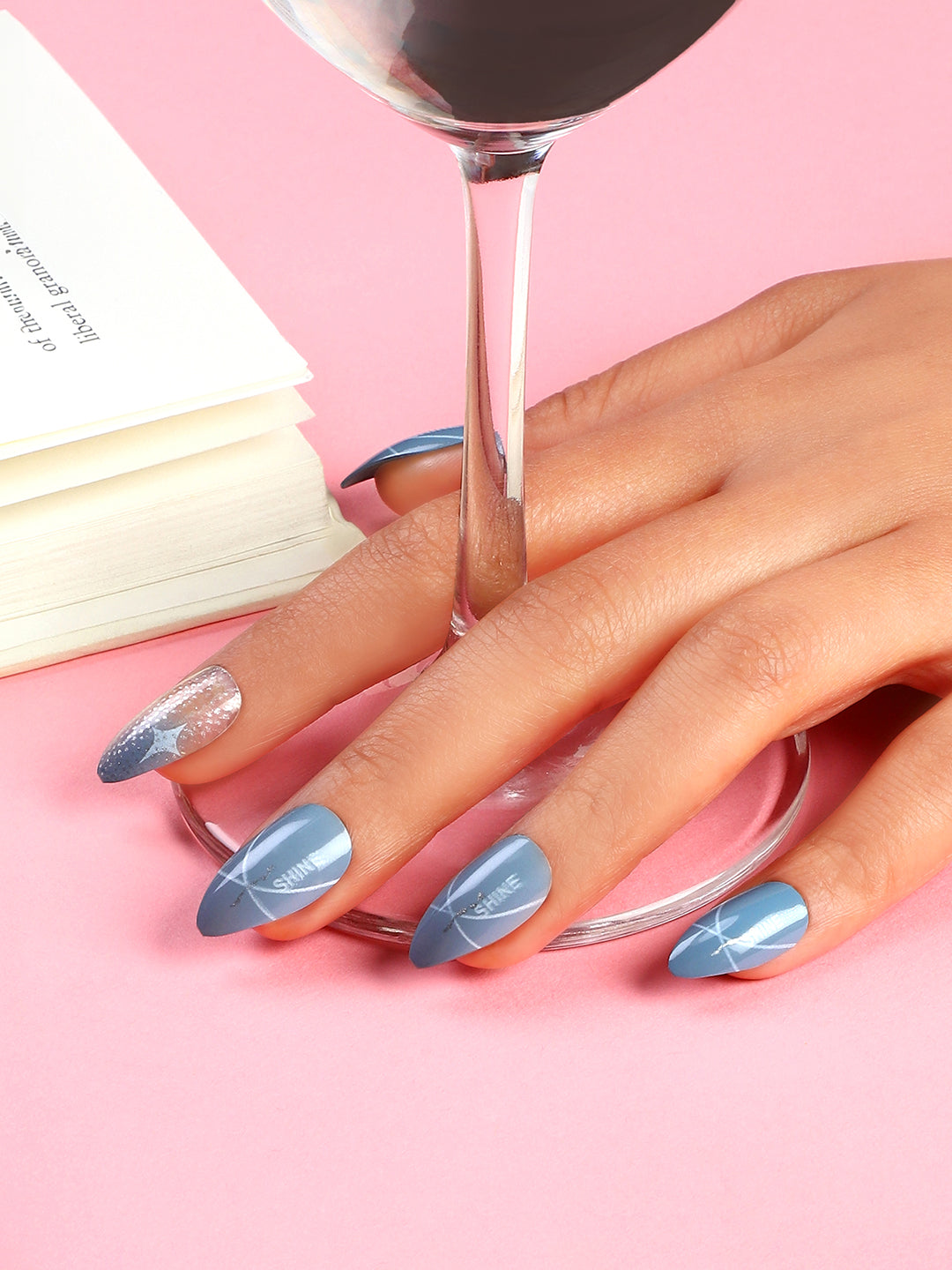 The Cluster Press-On Nails - Icy Blue