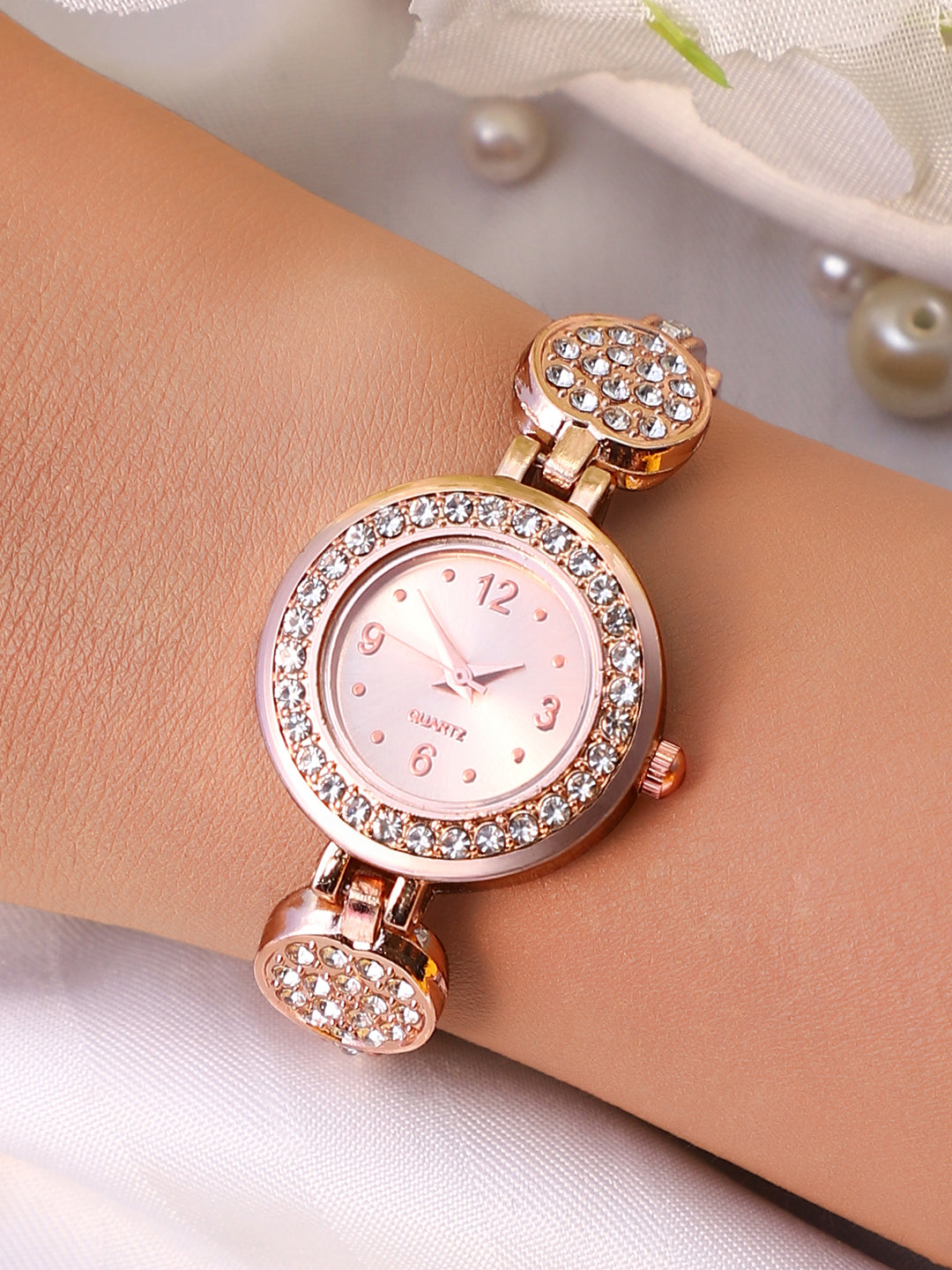 The Embellished Leaf Round Watch - Champayne Gold