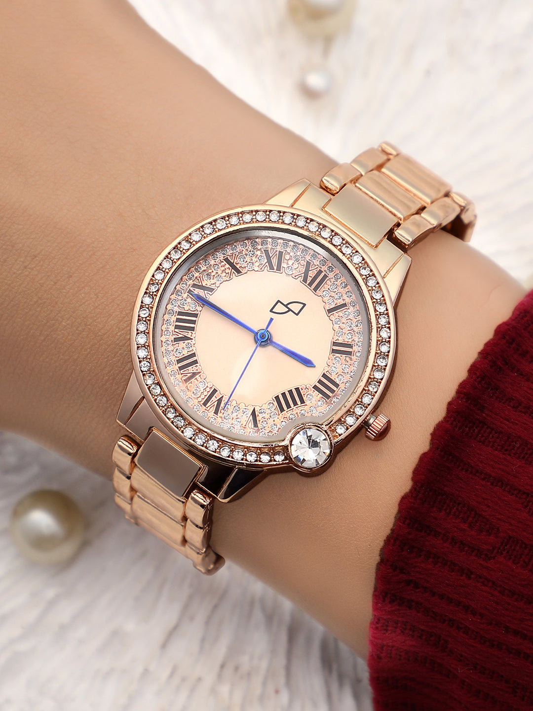 Embellished Round Watch - Gold