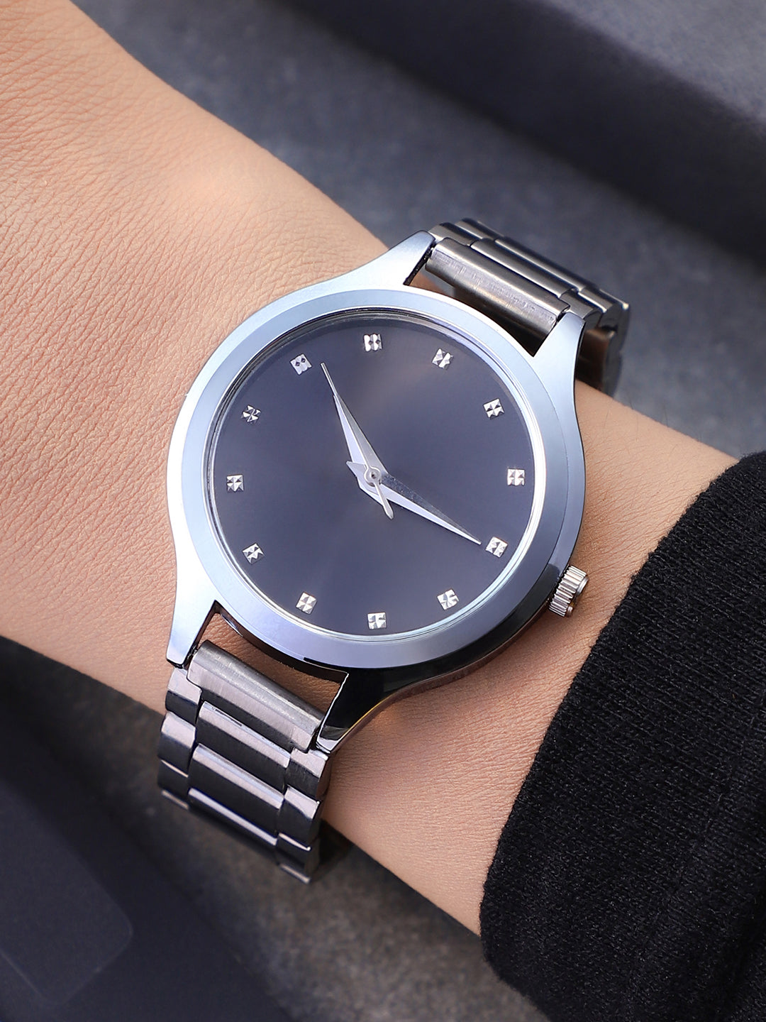 The Everyday Round Watch - Metallic Silver