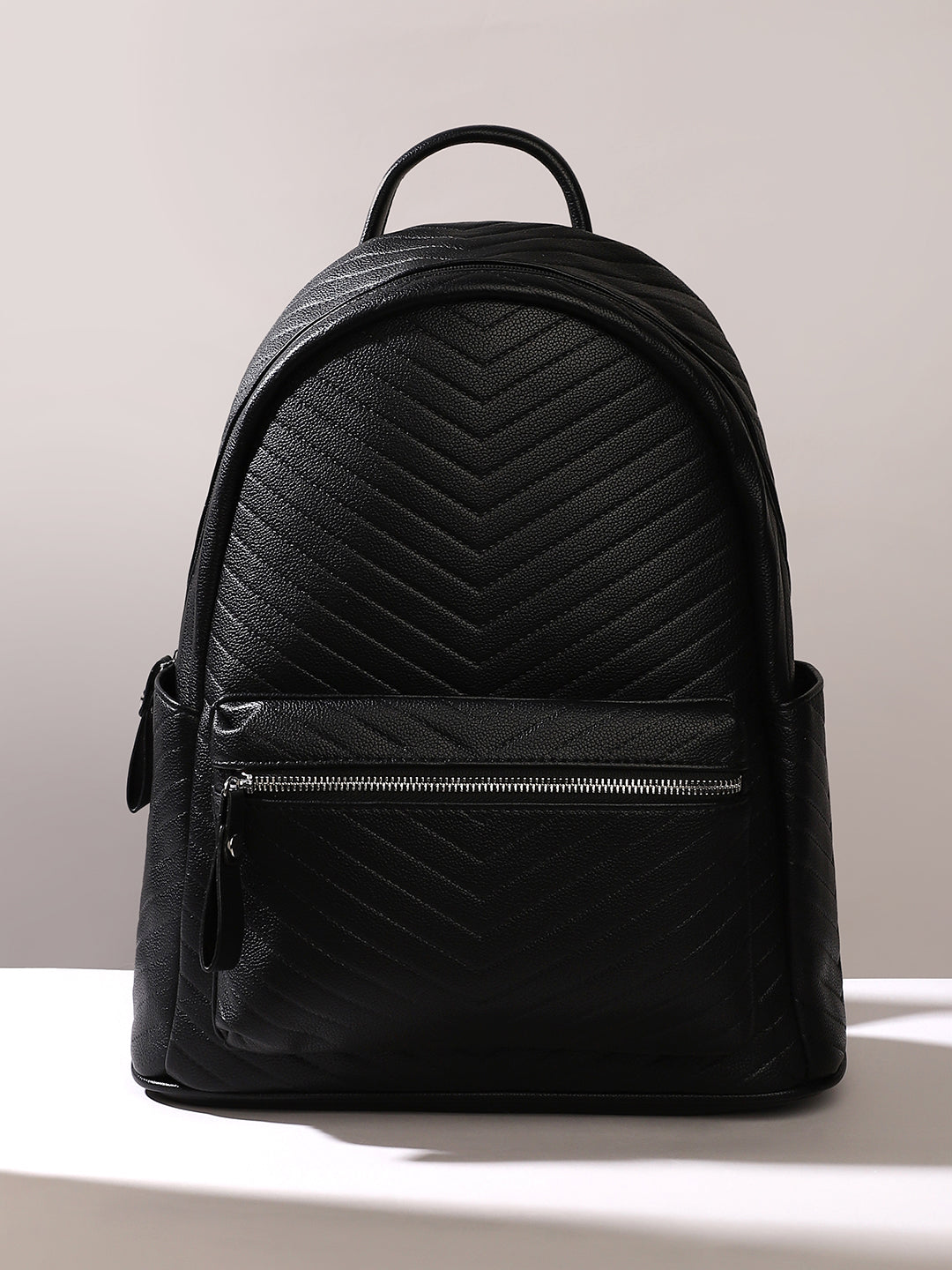 The Chevron Curve Backpack - Onyx Black