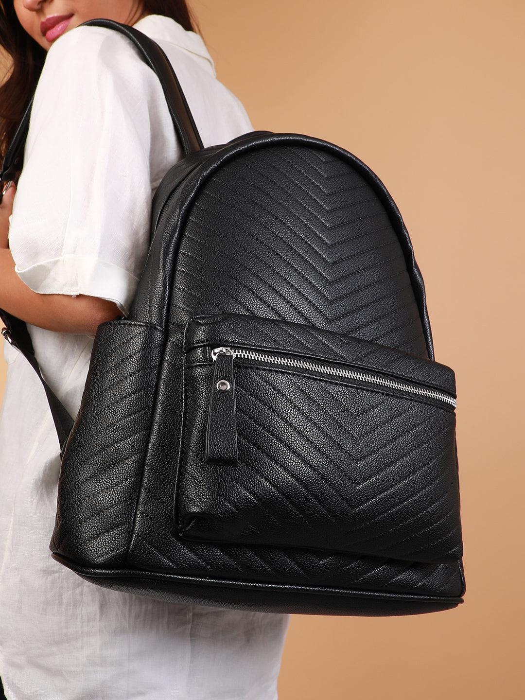 The Chevron Curve Backpack - Onyx Black