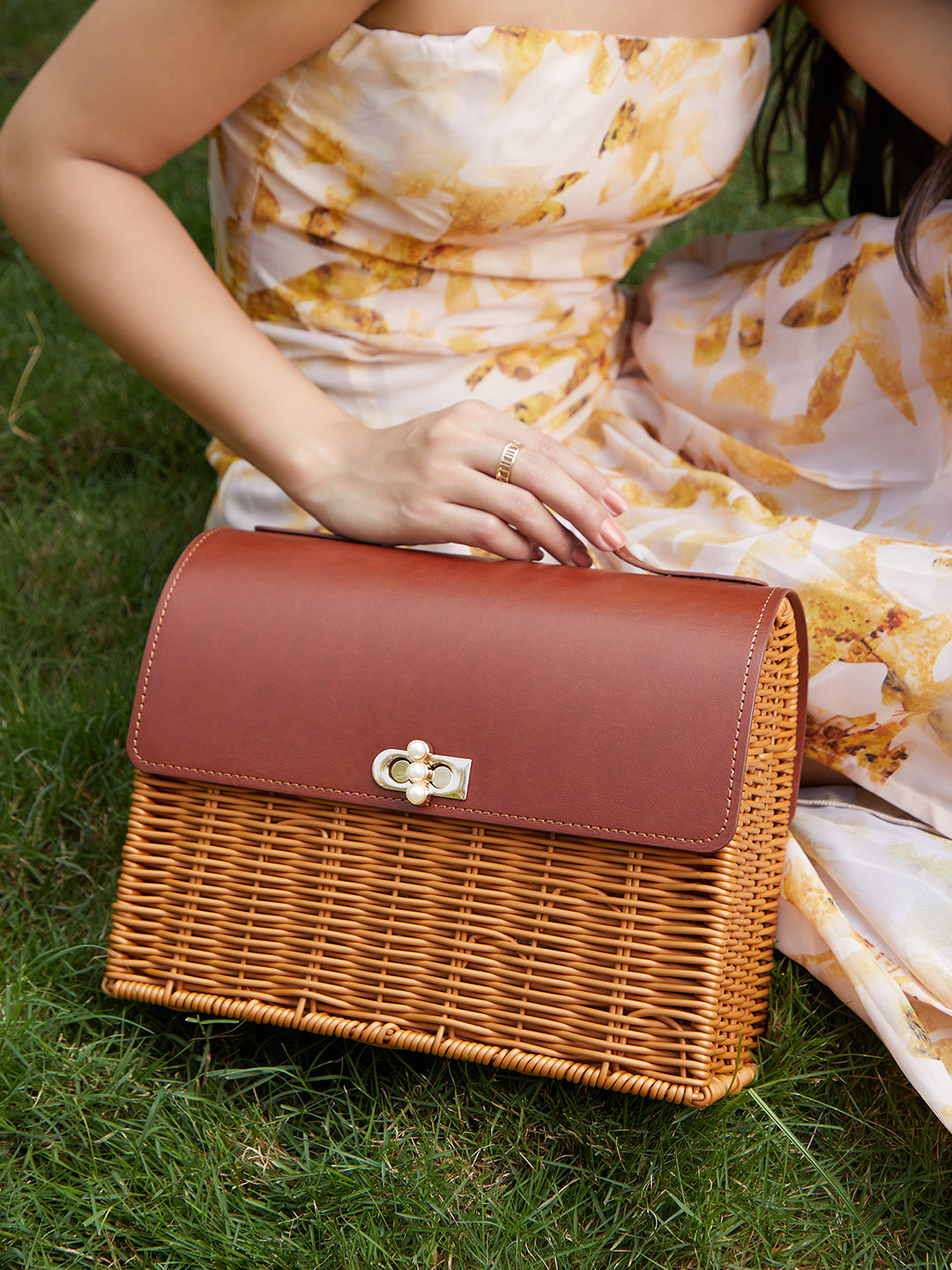 The Rattan Médecin Hand Bag - Russet Brown