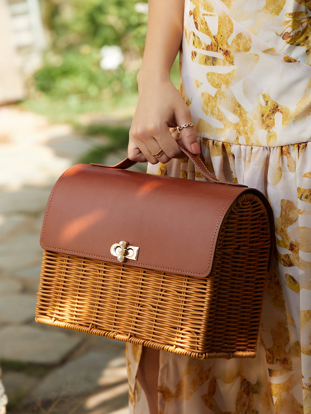 The Rattan Médecin Hand Bag - Russet Brown