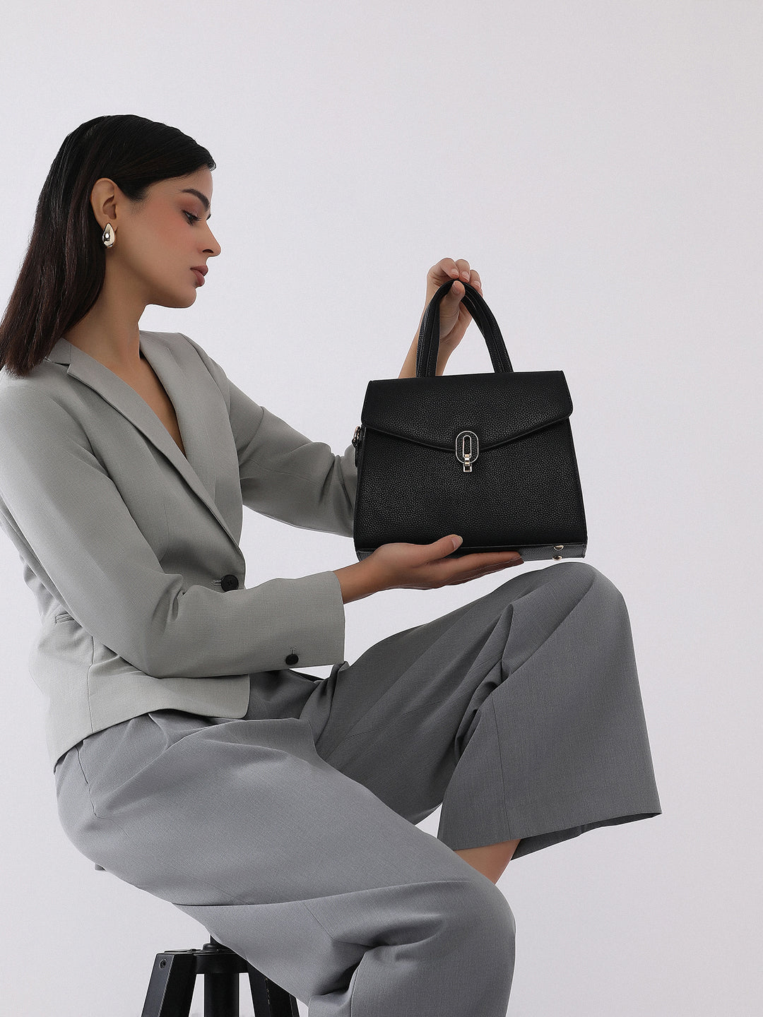 The Auraté Hand Bag - Onyx Black