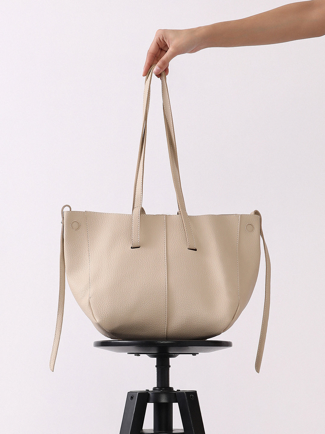 The Medium Illumé Tote Bag - Saltbox Beige