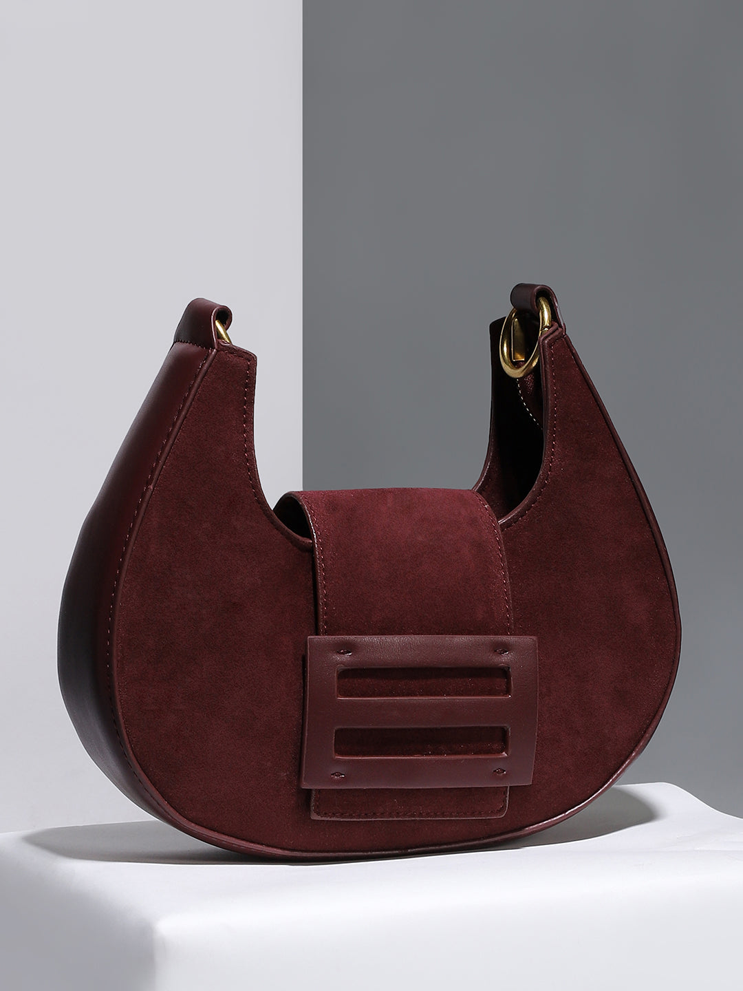 The Arcove Shoulder Bag - Cherry Red