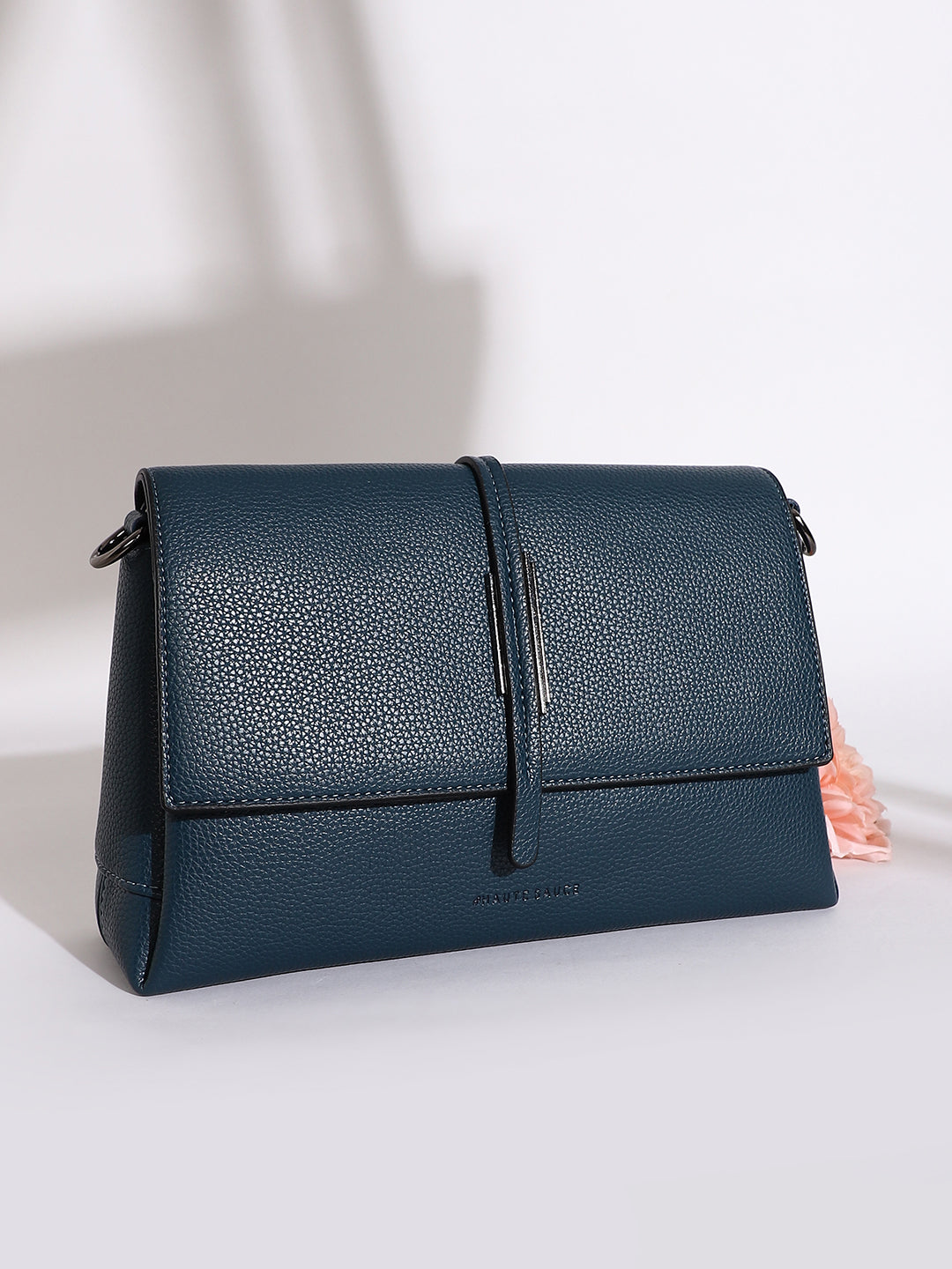 Women's The Dash Shoulder Bag - Navy Blue