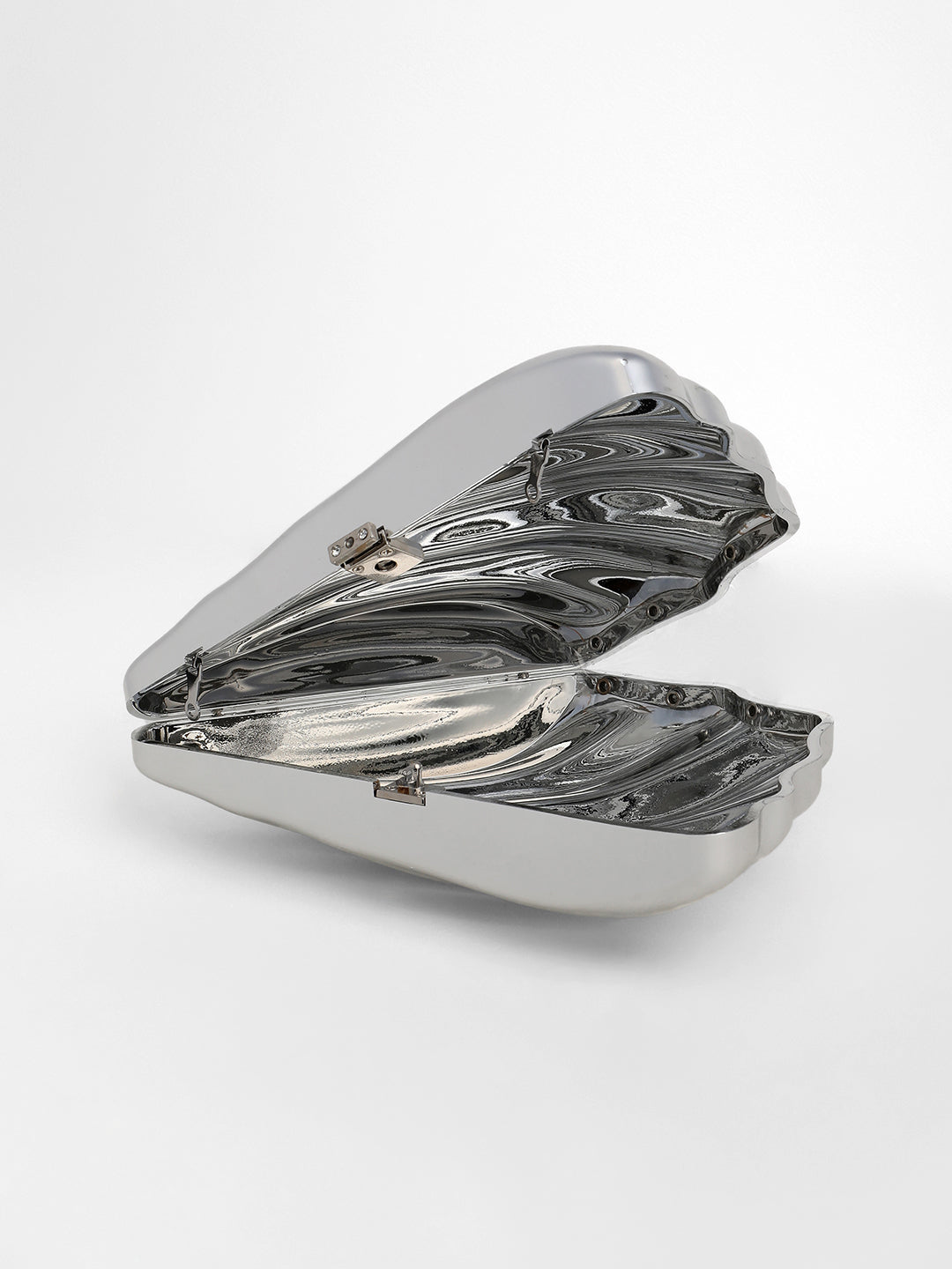 The Coquille Clutch Bag - Metallic Silver