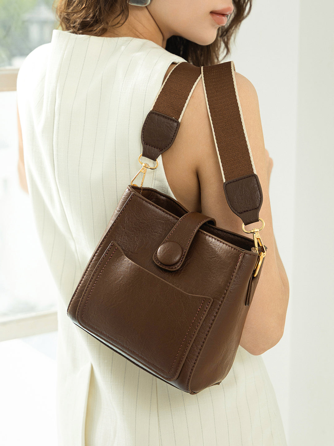 The Bucket Sling Bag - Chocolate Brown