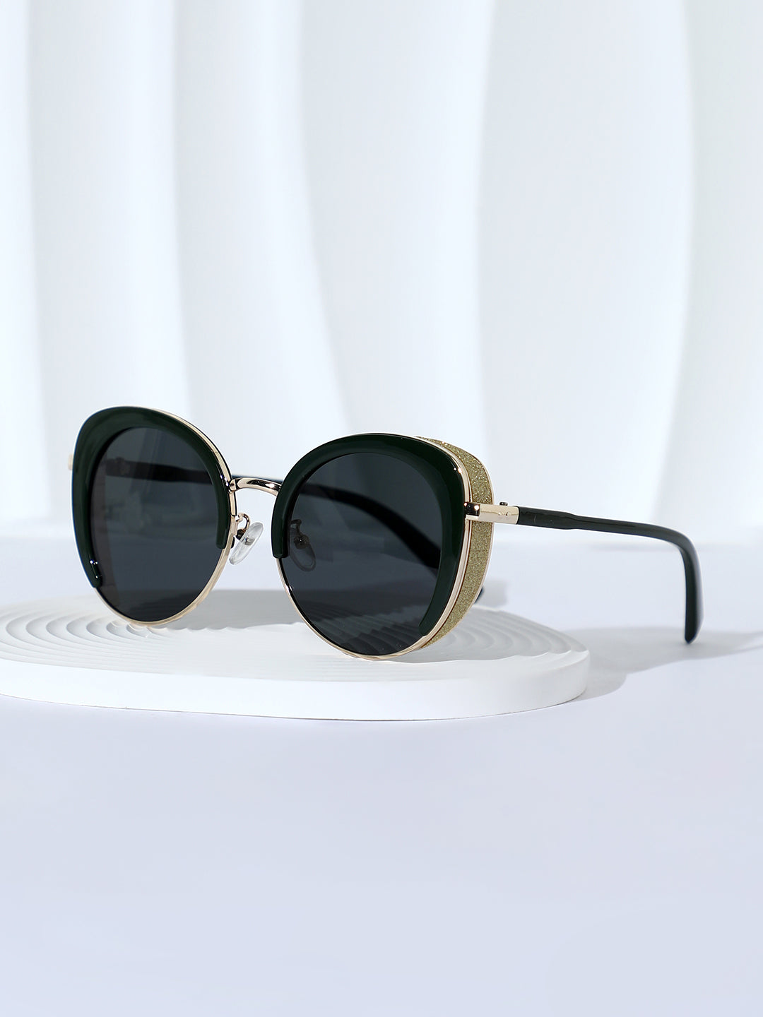 The Gleaming Oversized Sunglasses - Onyx Black