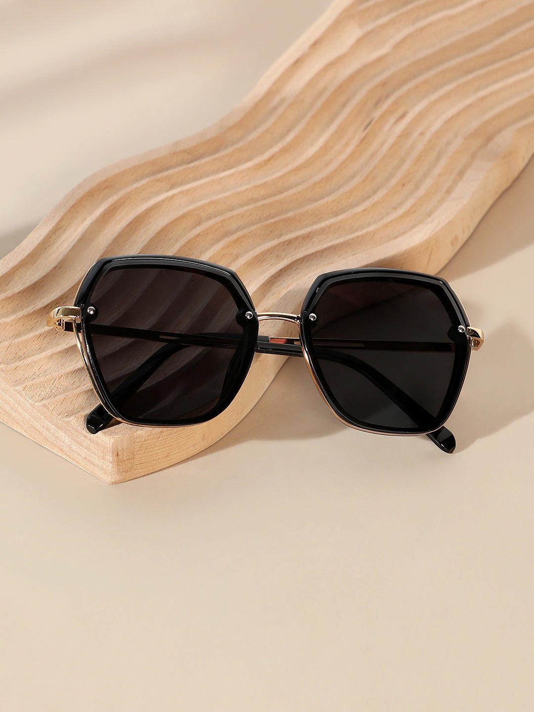 The Layered Butterfly Sunglasses - Onyx Black