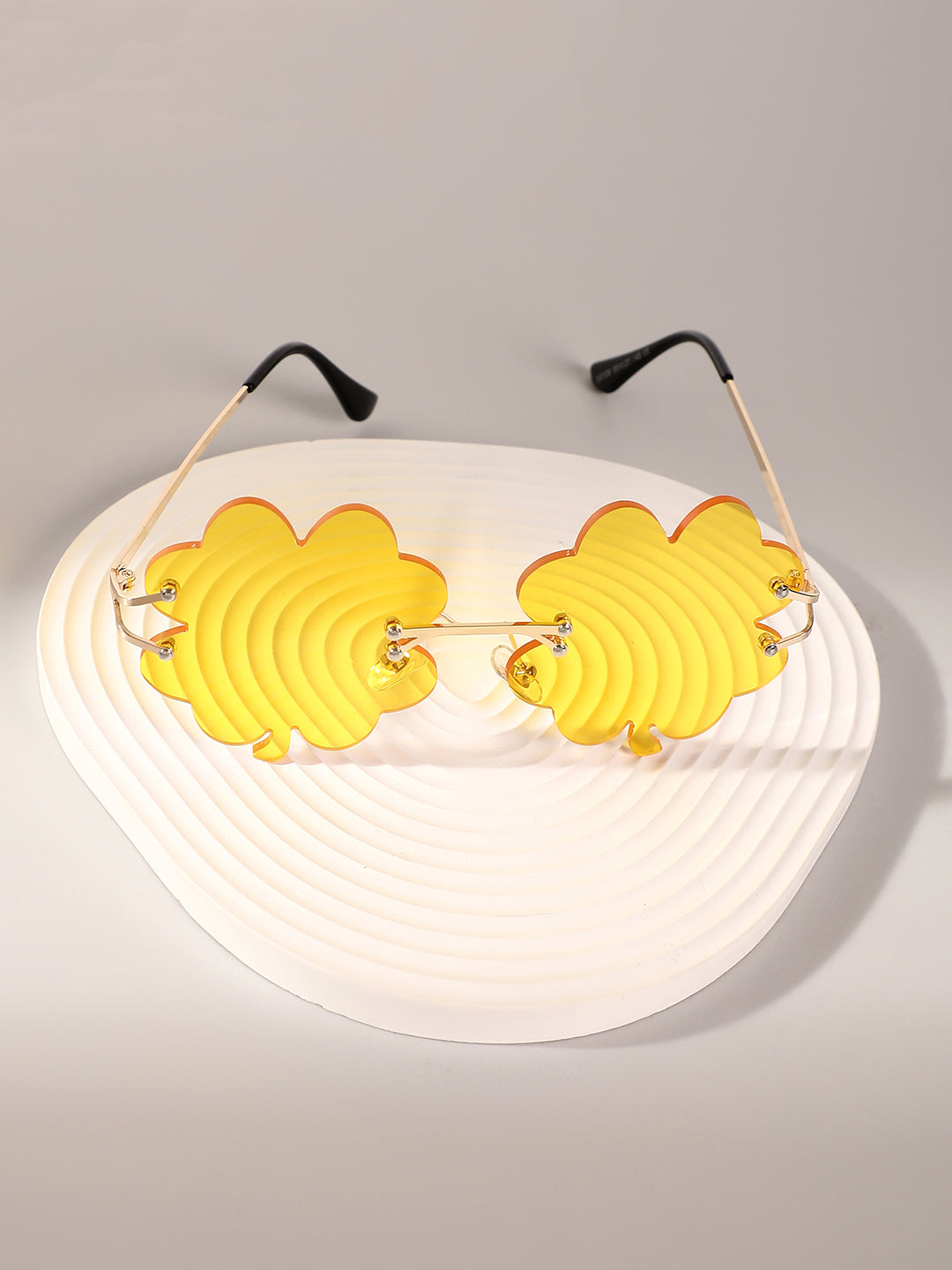 The Clover Rave Round Sunglasses - Lemon Yellow