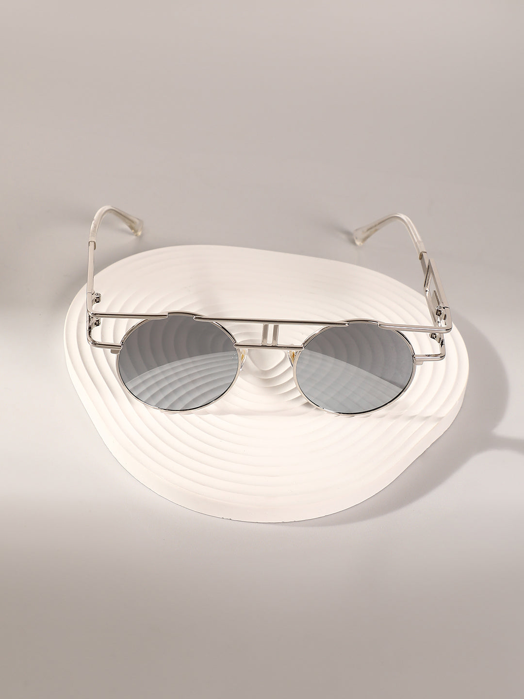 The Indie Round Sunglasses - Metallic Silver