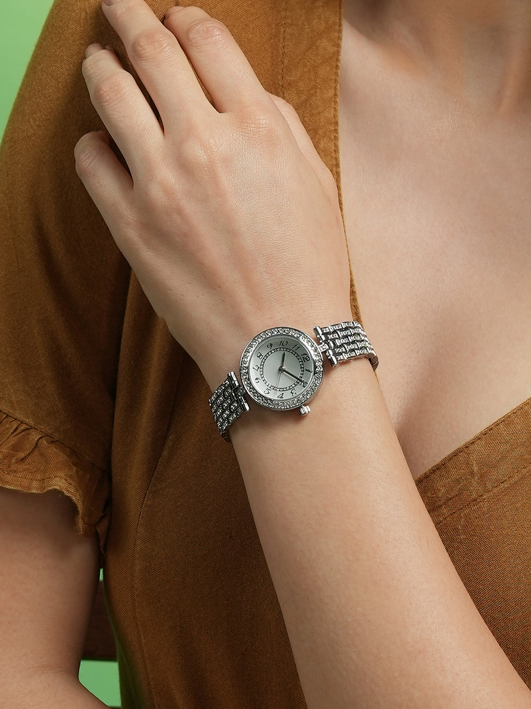 The Embellished Five-Link Round Watch - Metallic Silver