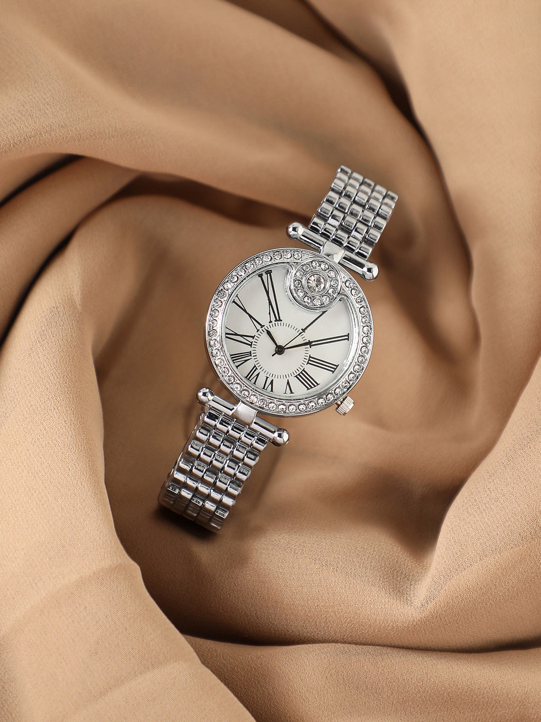 The Opulent Roman Round Watch - Metallic Silver