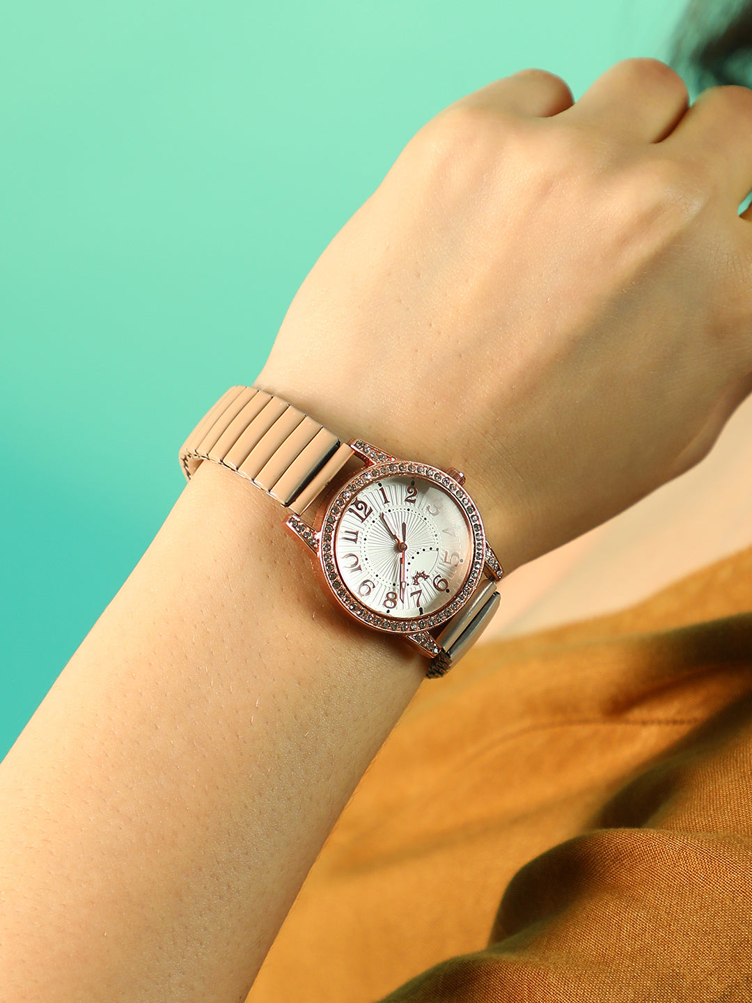 The Ribbed Round Watch