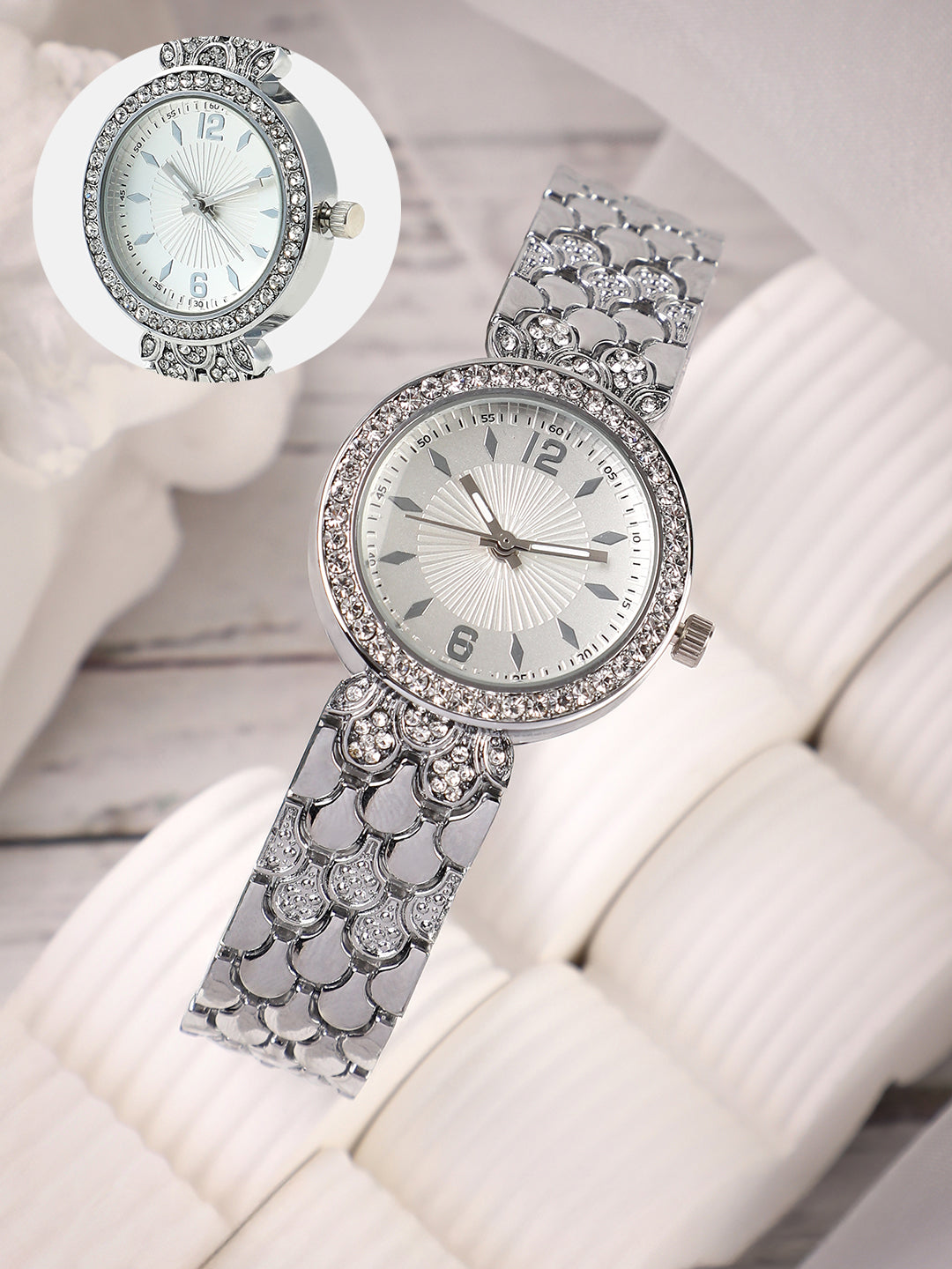 The Scalex Gem Round Watch - Metallic Silver