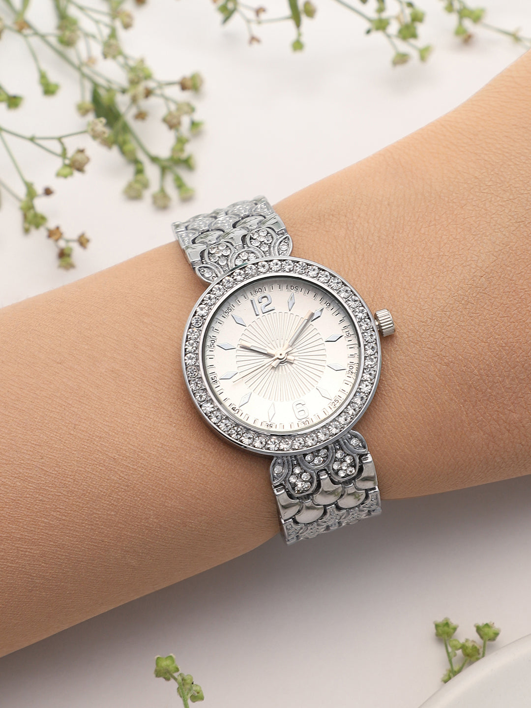 The Scalex Gem Round Watch - Metallic Silver