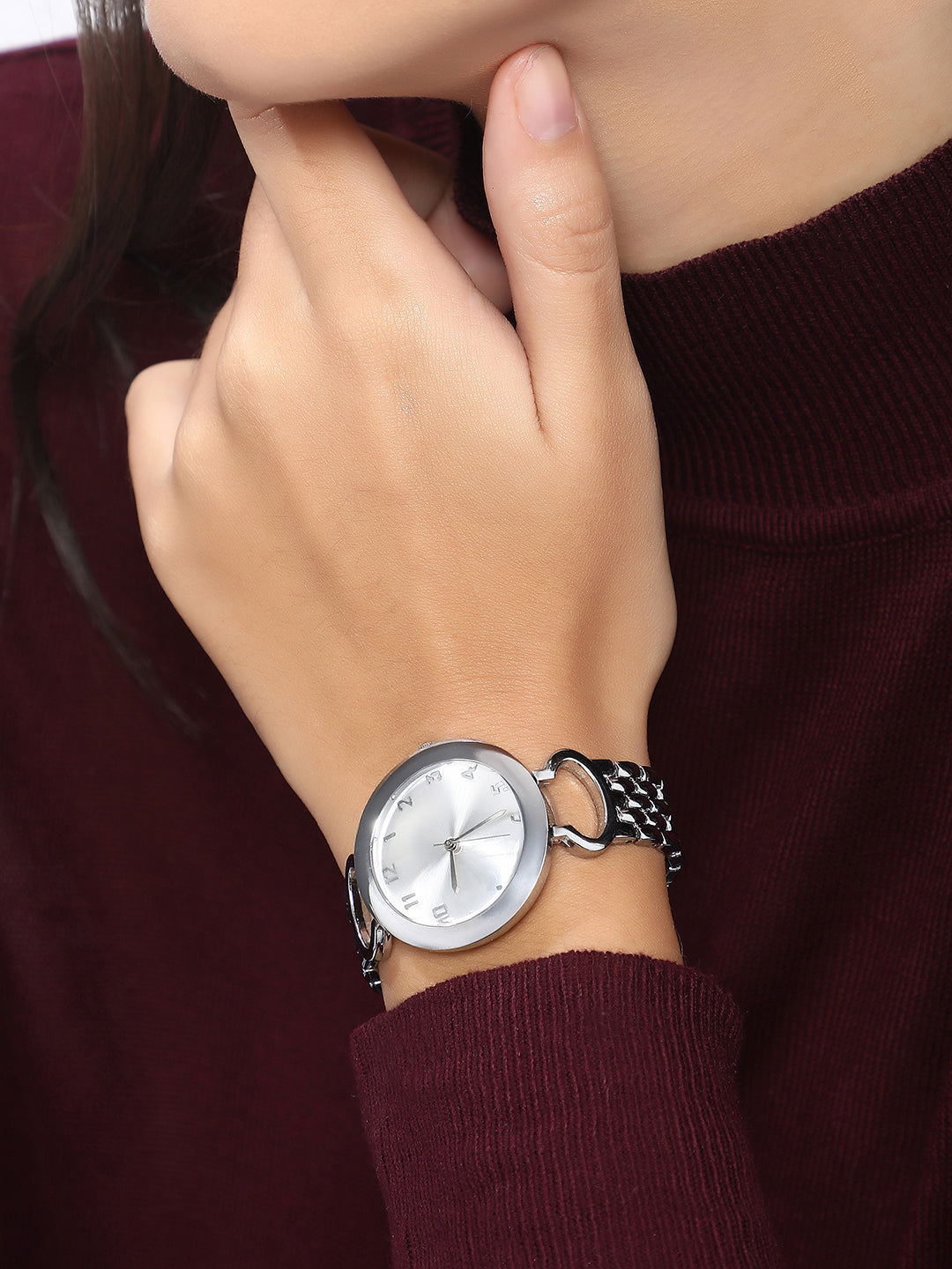 The Byzantine Round Watch - Metallic Silver