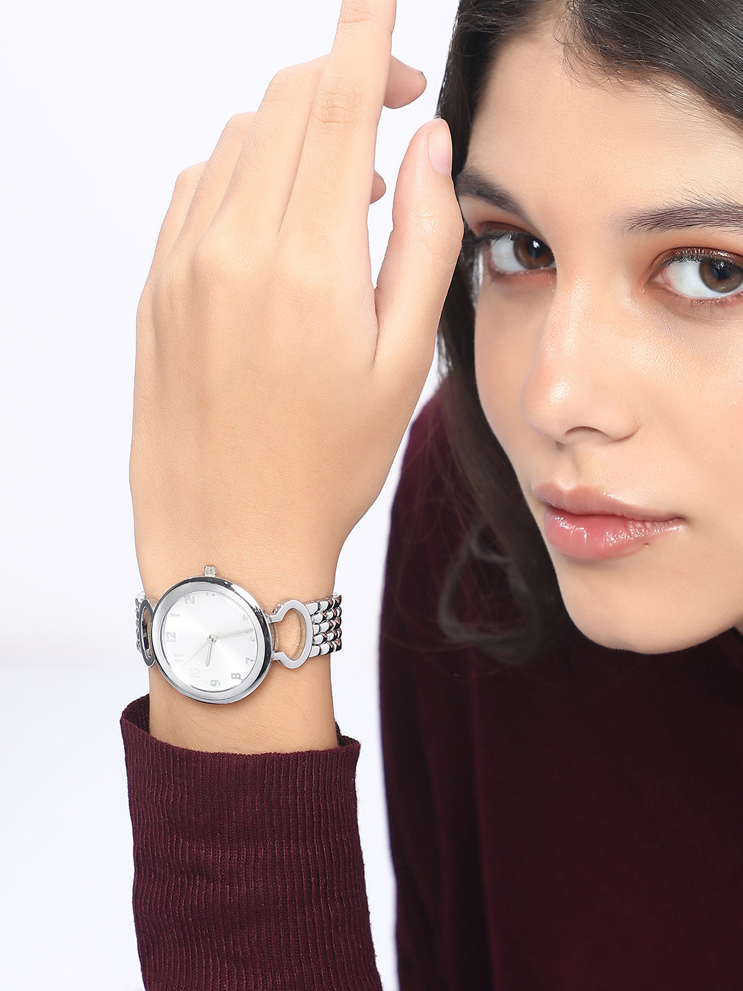 The Byzantine Round Watch - Metallic Silver