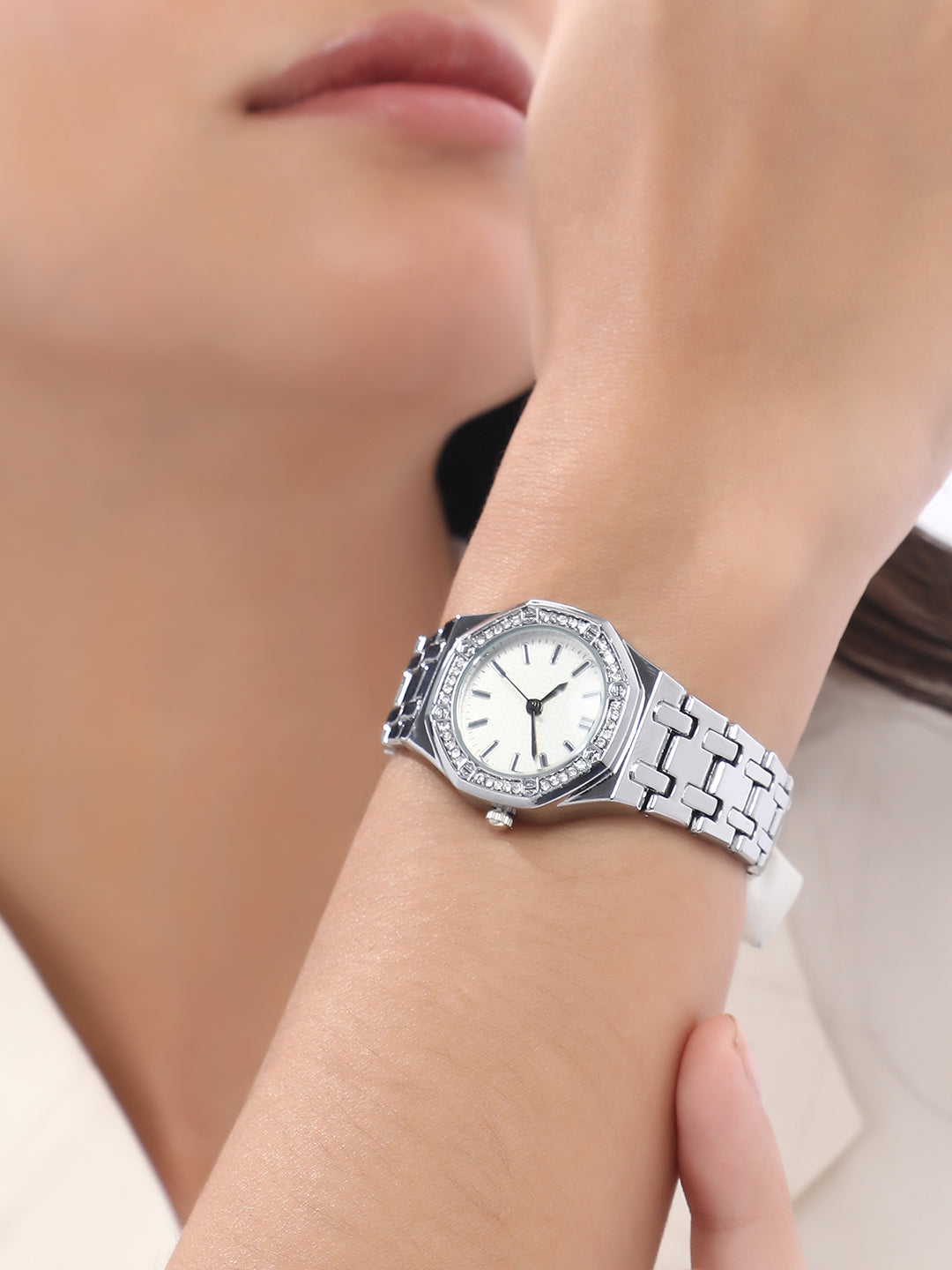 The Aetheria Cushion Watch - Metallic Silver