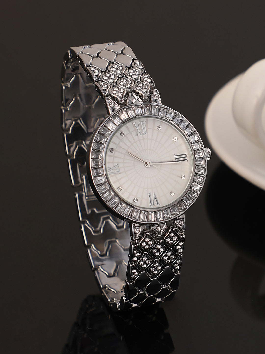 The Bijou Serpenti Round Watch - Metallic Silver