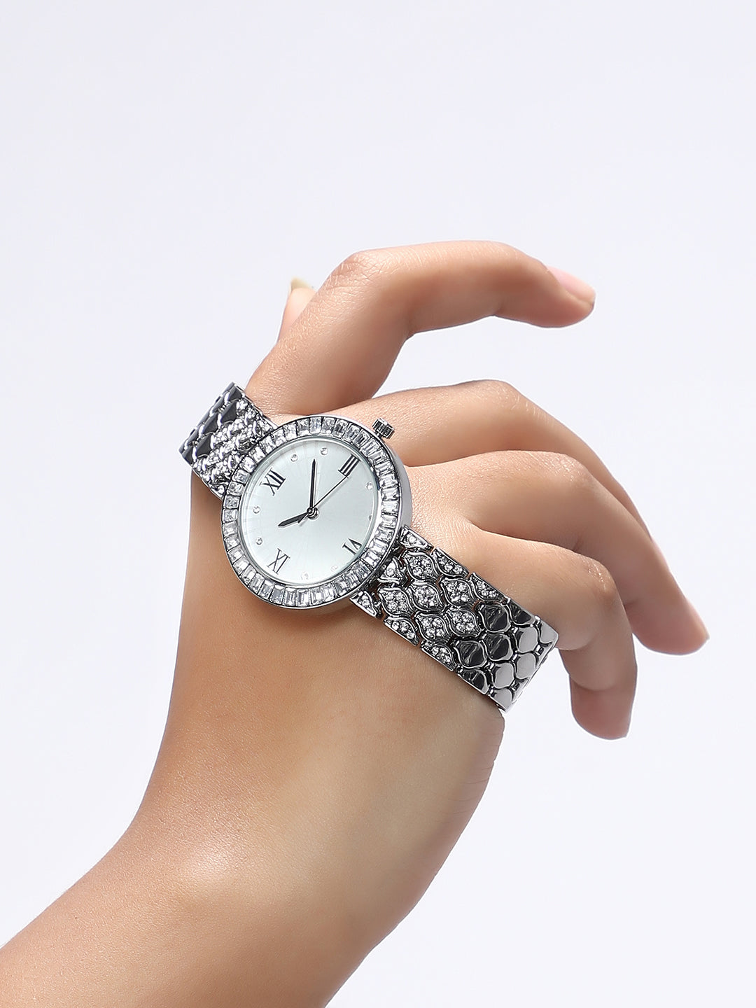 The Bijou Serpenti Round Watch - Metallic Silver