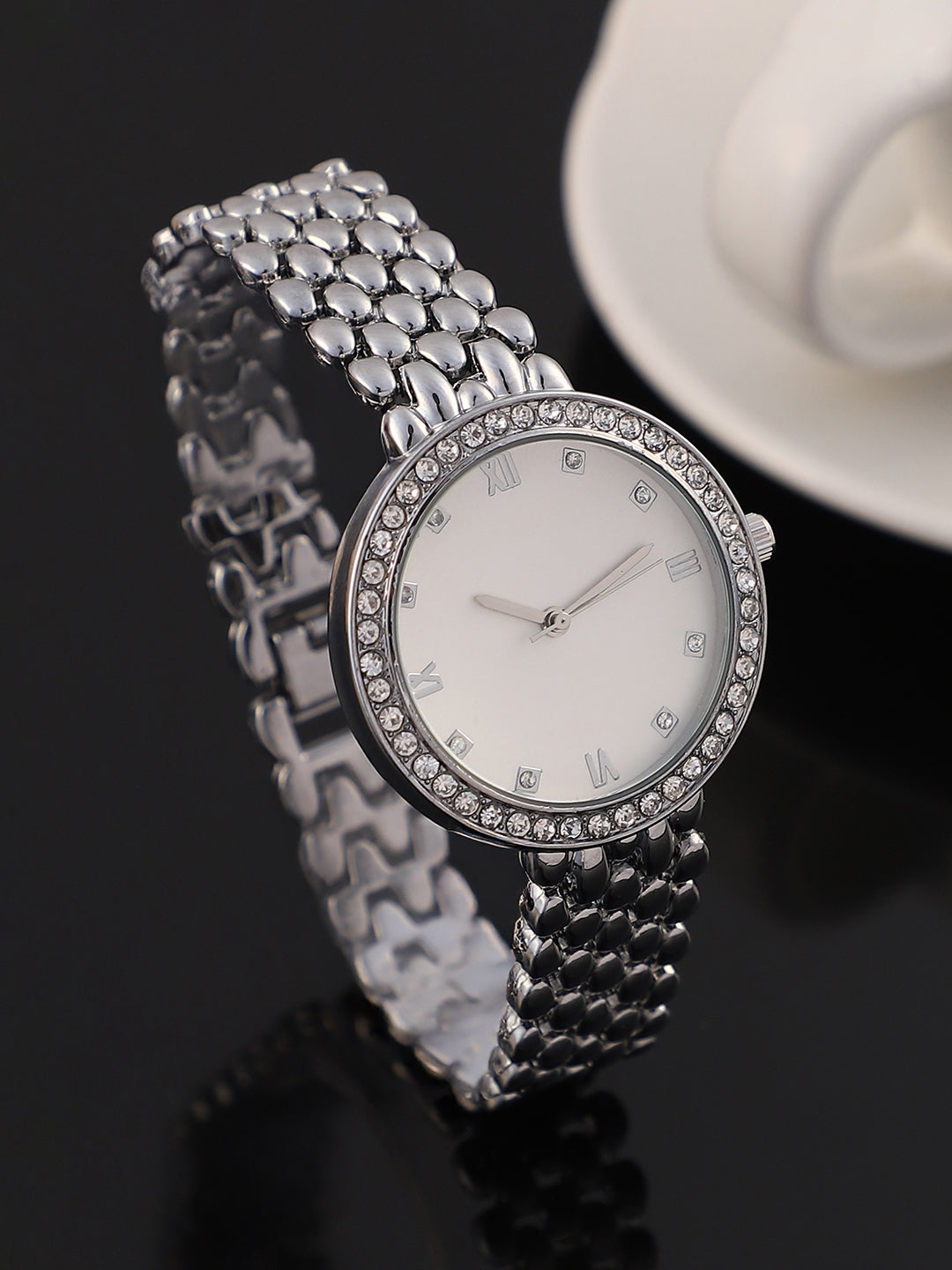 The Aphrodite Round Watch - Metallic Silver