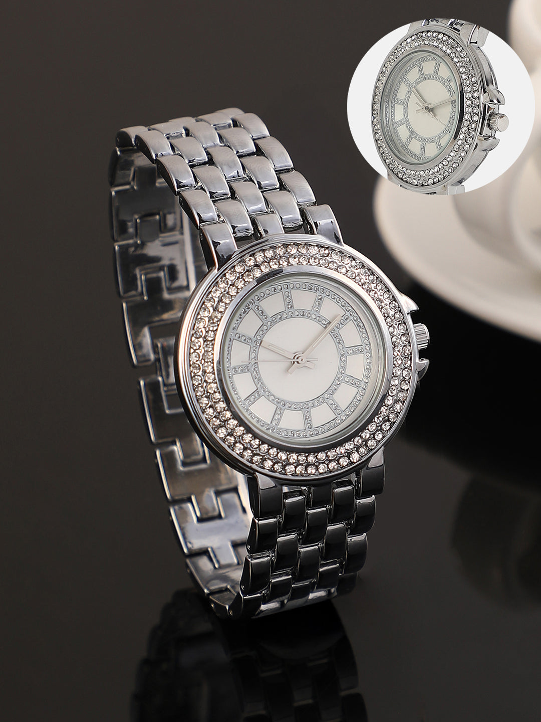 The Arcova Round Watch - Metallic Silver