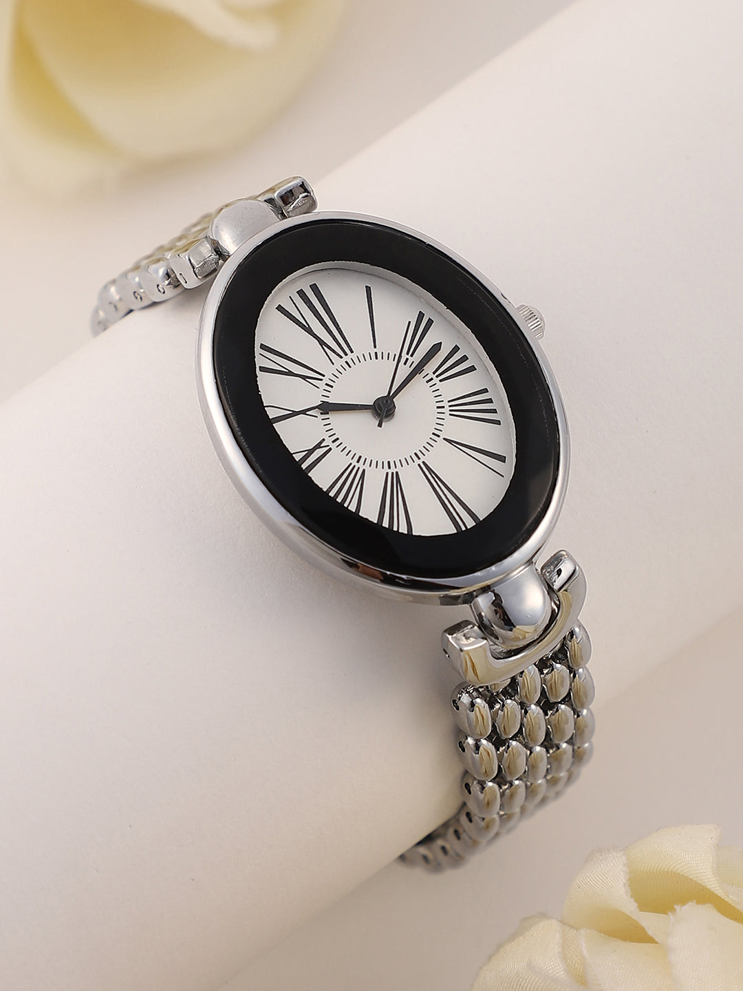 The Balmoral Oval Watch - Metallic Silver