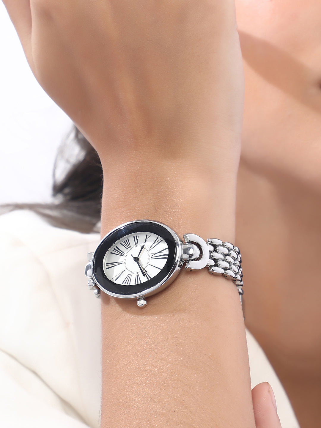 The Balmoral Oval Watch - Metallic Silver