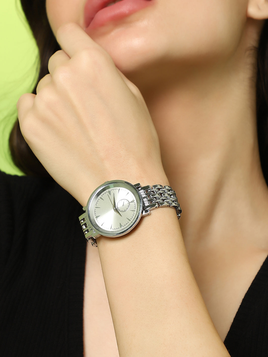 The Classica Round Watch - Metallic Silver