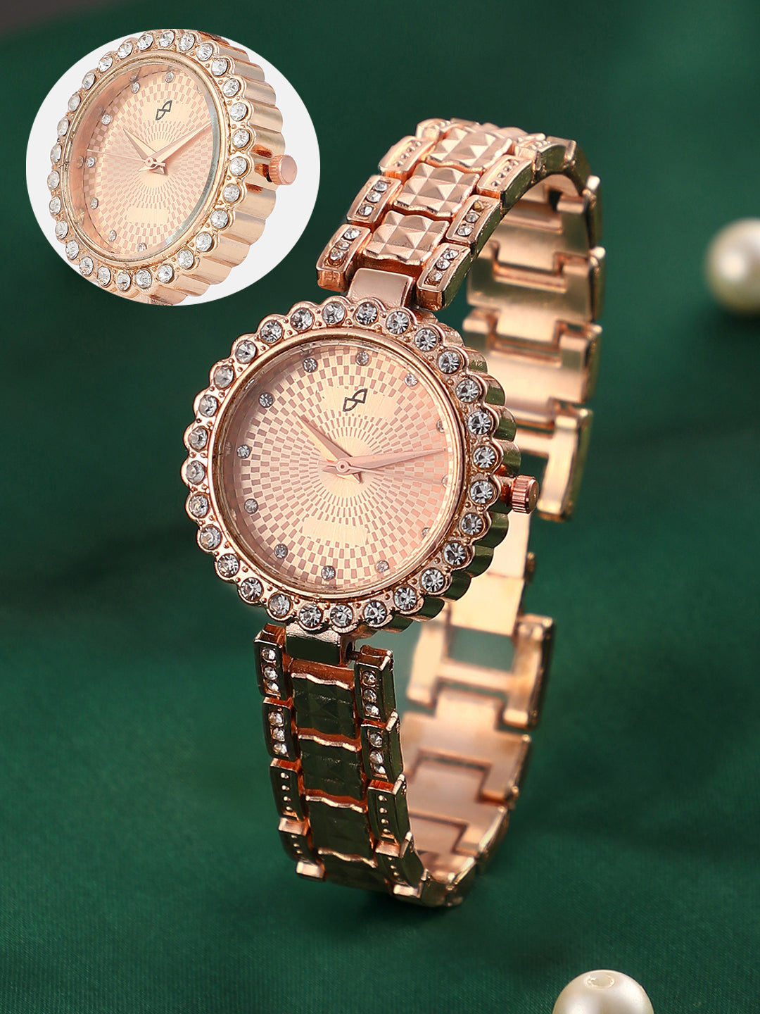 The Quilted-Flora Round Watch