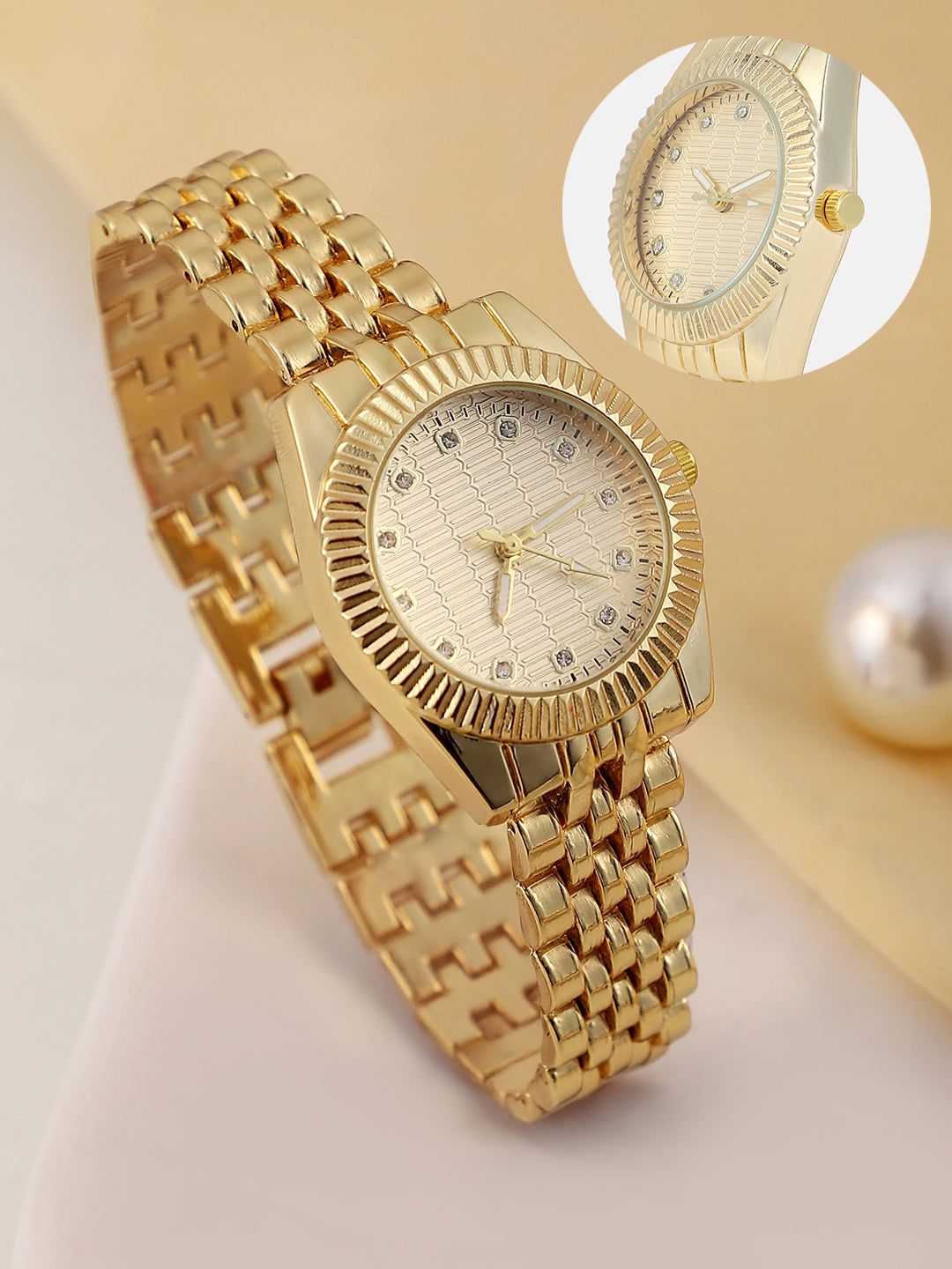 The Ribbed H-Link Round Watch