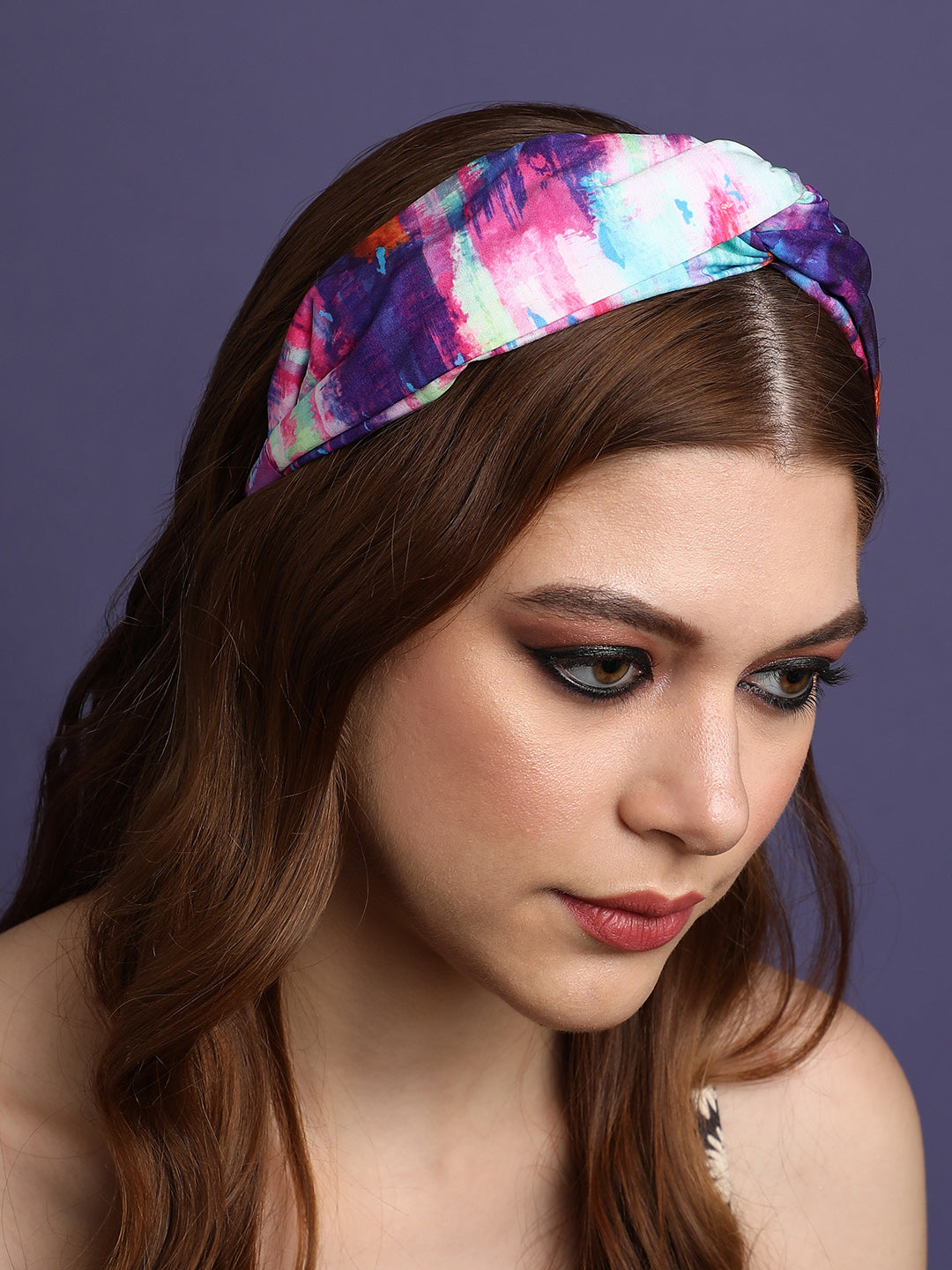 Effortless Elegance: Embracing The Fabric Hairband Trend