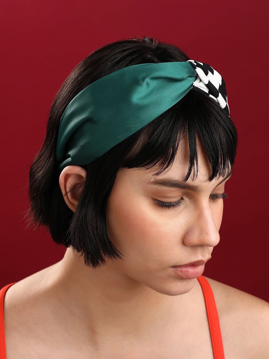 Fashionably Fabric: Adorning Your Tresses With A Hairband