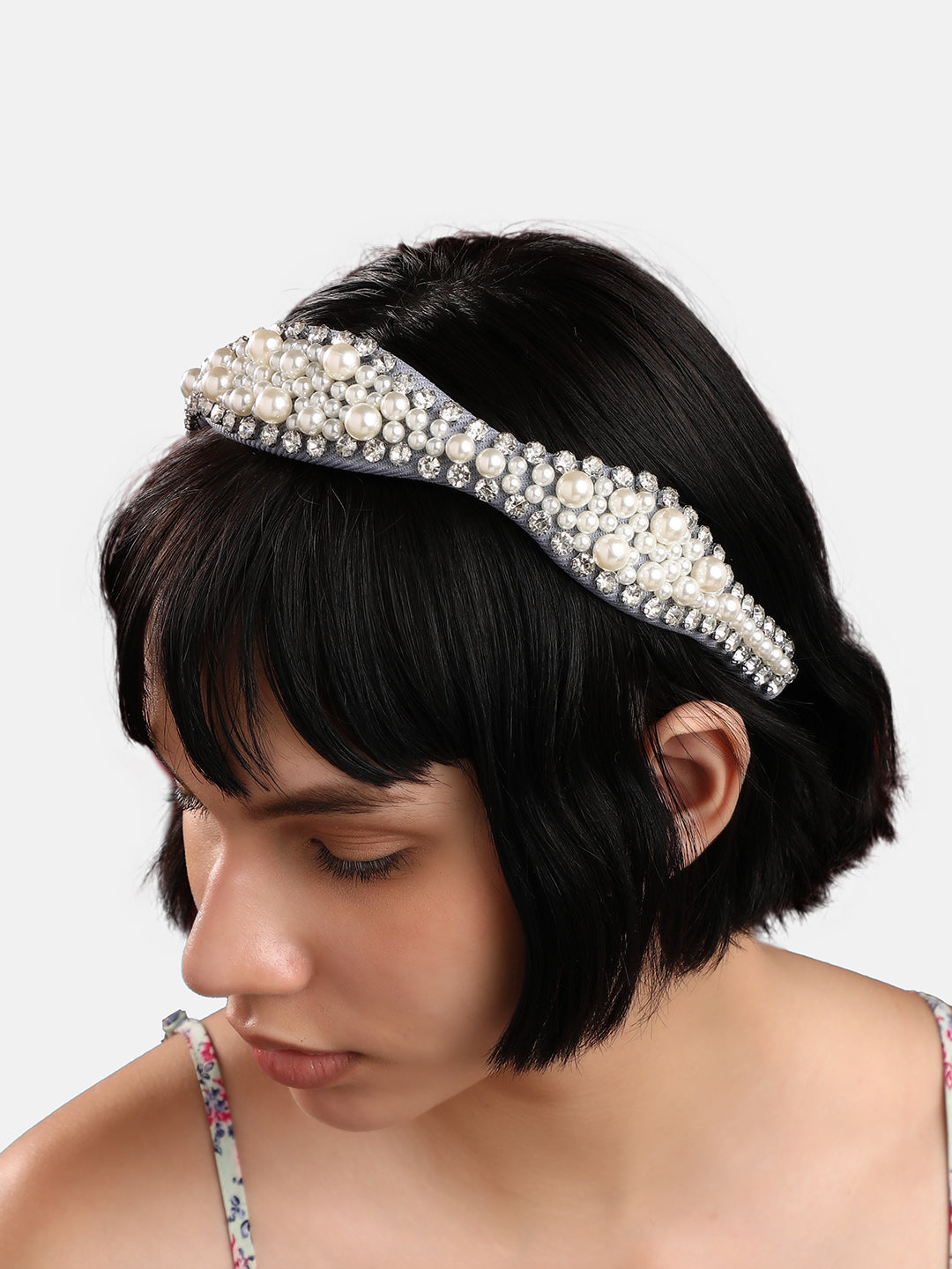 The Perfect Accessory: Graceful With An Embellished Hairband