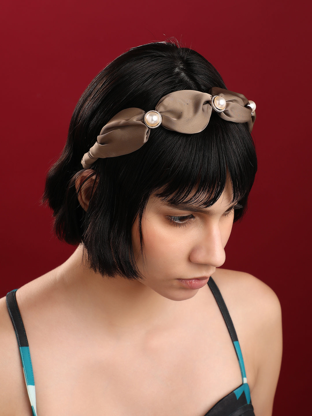 Sparkling Tresses: Adorning With An Embellished Hairband