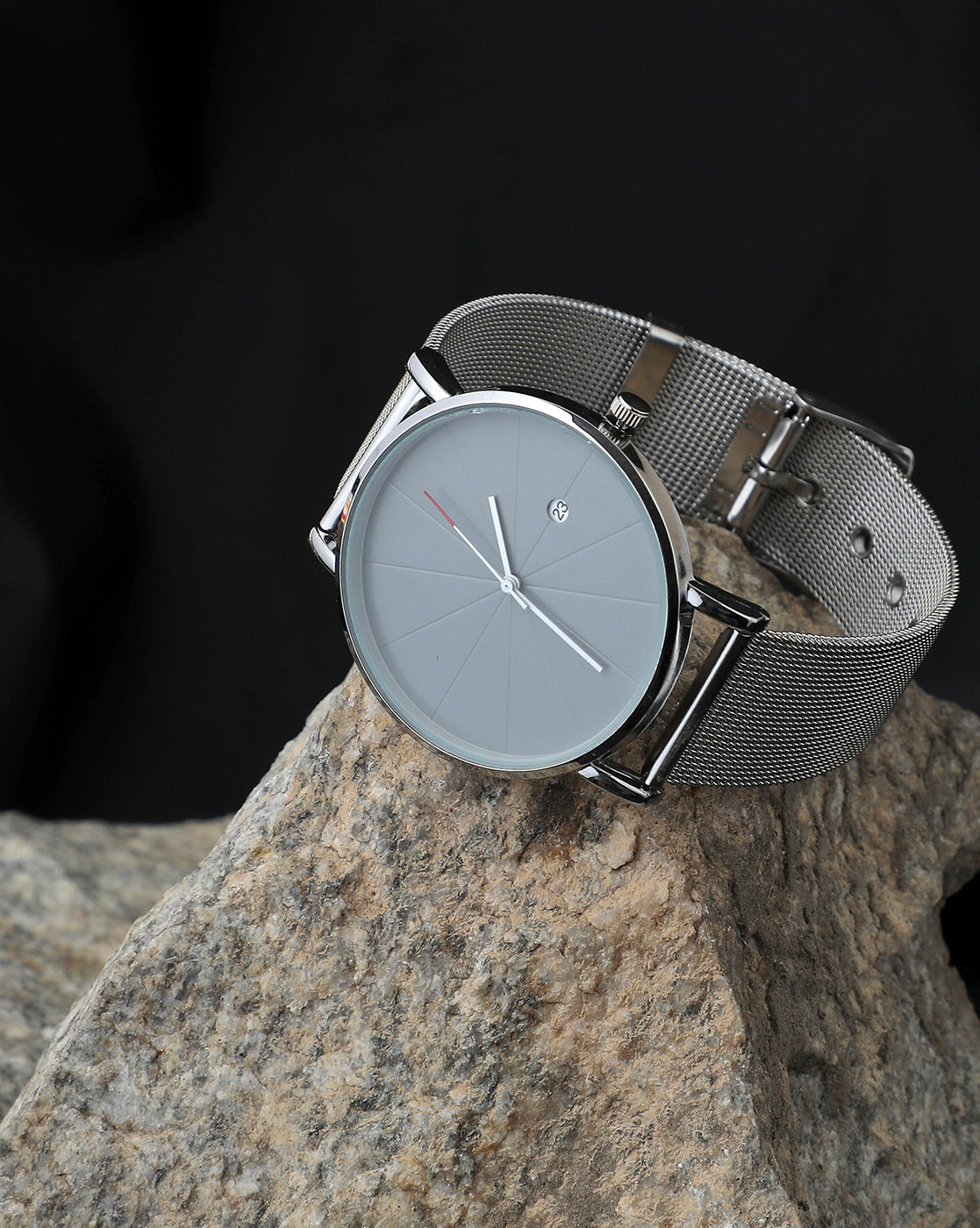 Sleek Grey Analog Round Dial With Metal Mesh Strap